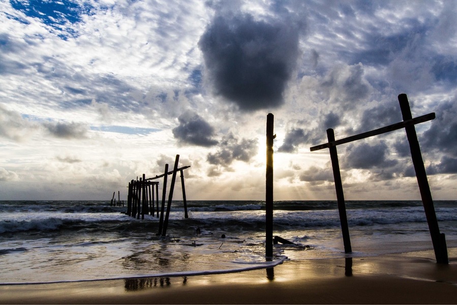 The old Pilai Pier is quite a popular place in Phang Nga Province, #Thailand 🇹🇭 when it comes to watching the #sunset, even on a #cloudy day like this one was.
#LifeAtExpedia