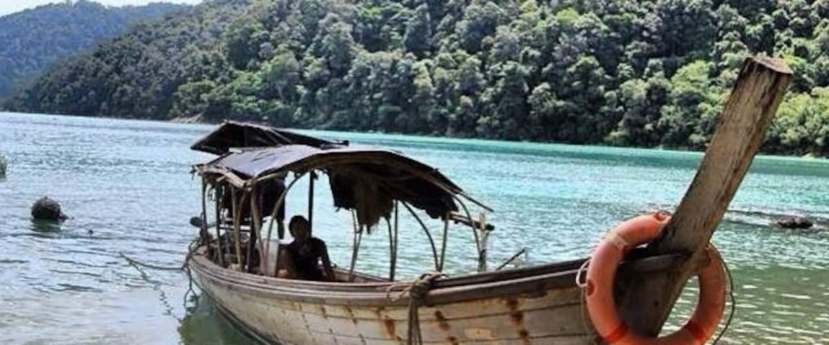 It's a nice place for snorkeling lovers....quiet and clean.