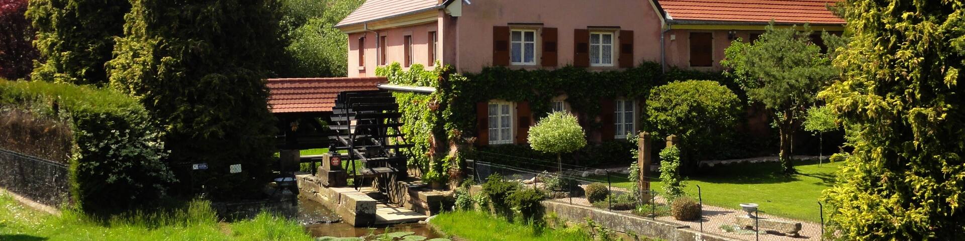 Alsace, Bas-Rhin, Wasselonne, Moulin sur la Mossig, vu Ă partir de la rue de la Poste.
