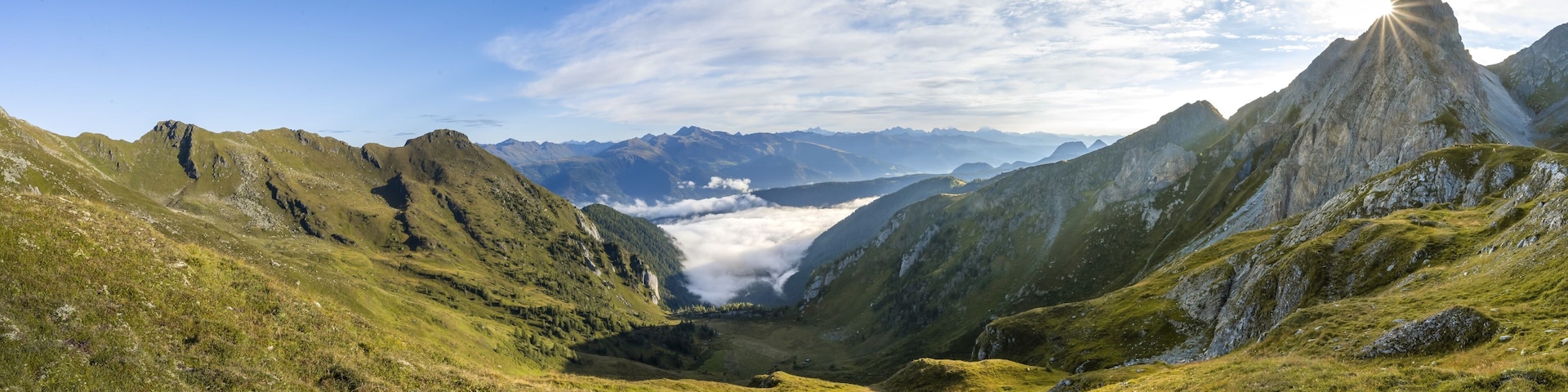 Panorama, mountain valley and mountain panorama in the morning light, view into Winkler Tal with summit Roßkopf, Sonnenstern, Carnic main ridge, Carnic High Trail, Carnic Alps, Carinthia, Austria