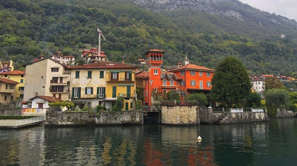 Great views from the slow boat on lake Como, Italy.
Read more on: http://www.travelwithallsenses.com
