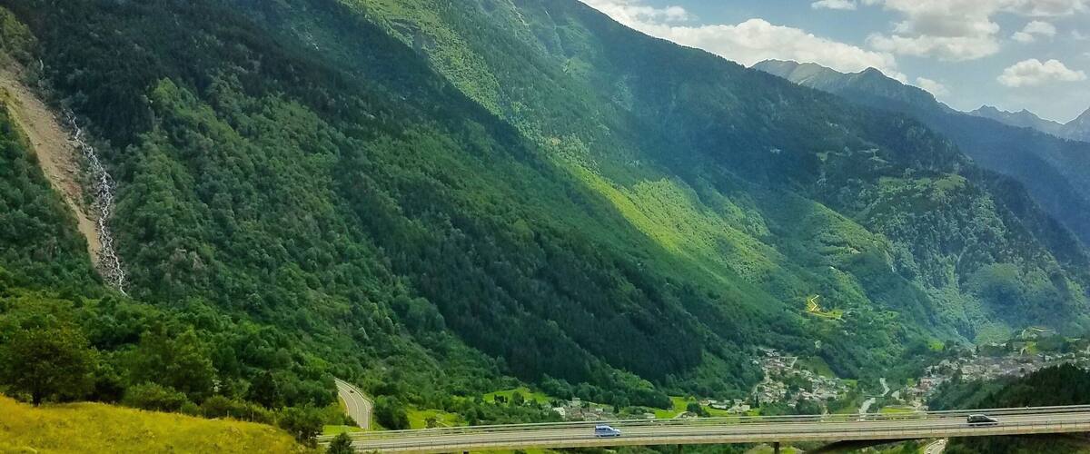 This country is a fairytale. Every few feet is a jaw dropping landscape
#takeahike