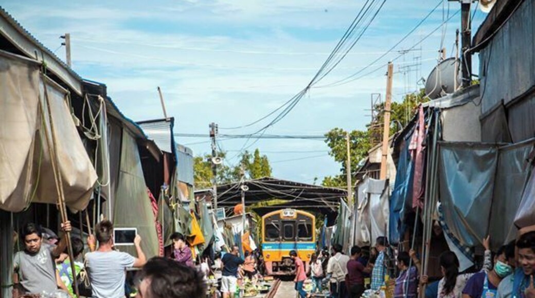 Visited Mae Klong Railway Market where periodically throughout the day the train comes through and the market needs to clear off the tracks to make allow it to pass through.
Was quite the sight to see.
#LikeALocal