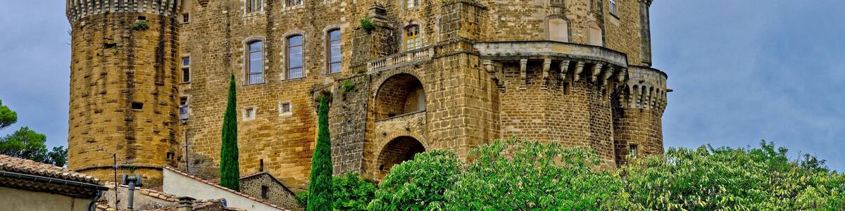 Château de Suze-la-Rousse, Drôme, Auvergne-Rhône-Alpes, France