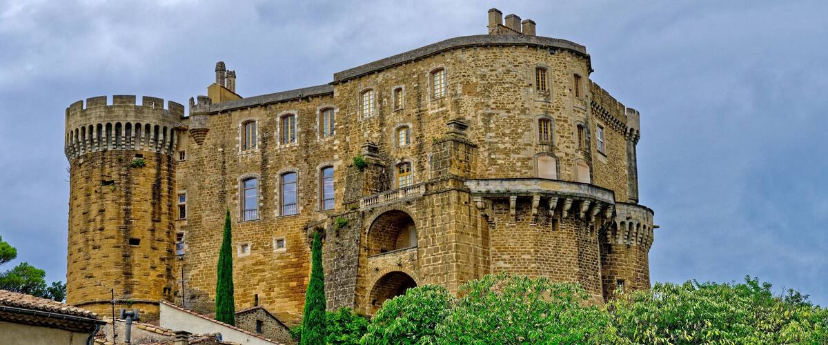 Château de Suze-la-Rousse, Drôme, Auvergne-Rhône-Alpes, France