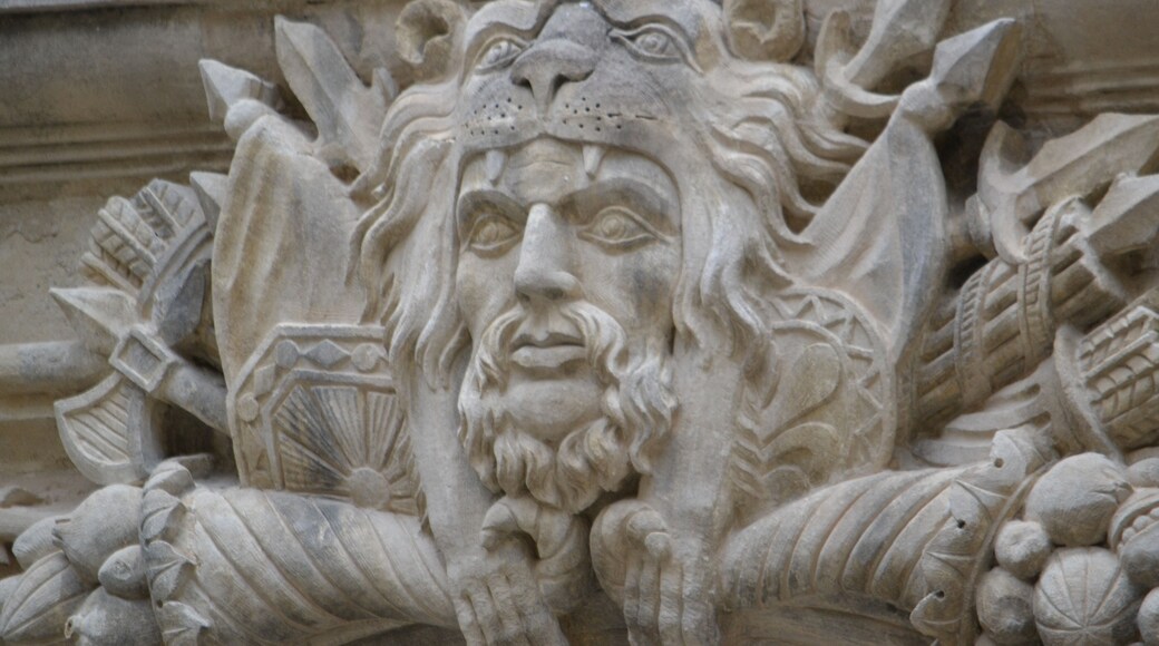 Suze-la-Rousse 2012. Le chateau