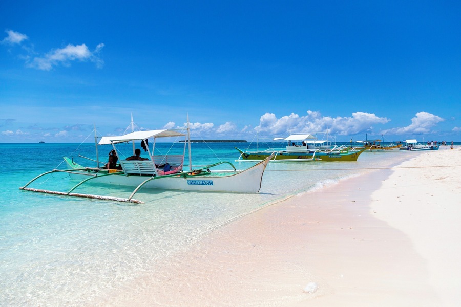 There is not a single tree on Naked Island. Just a white sand paradise in Siargao, Philipinnes. #LifeAtExpedia