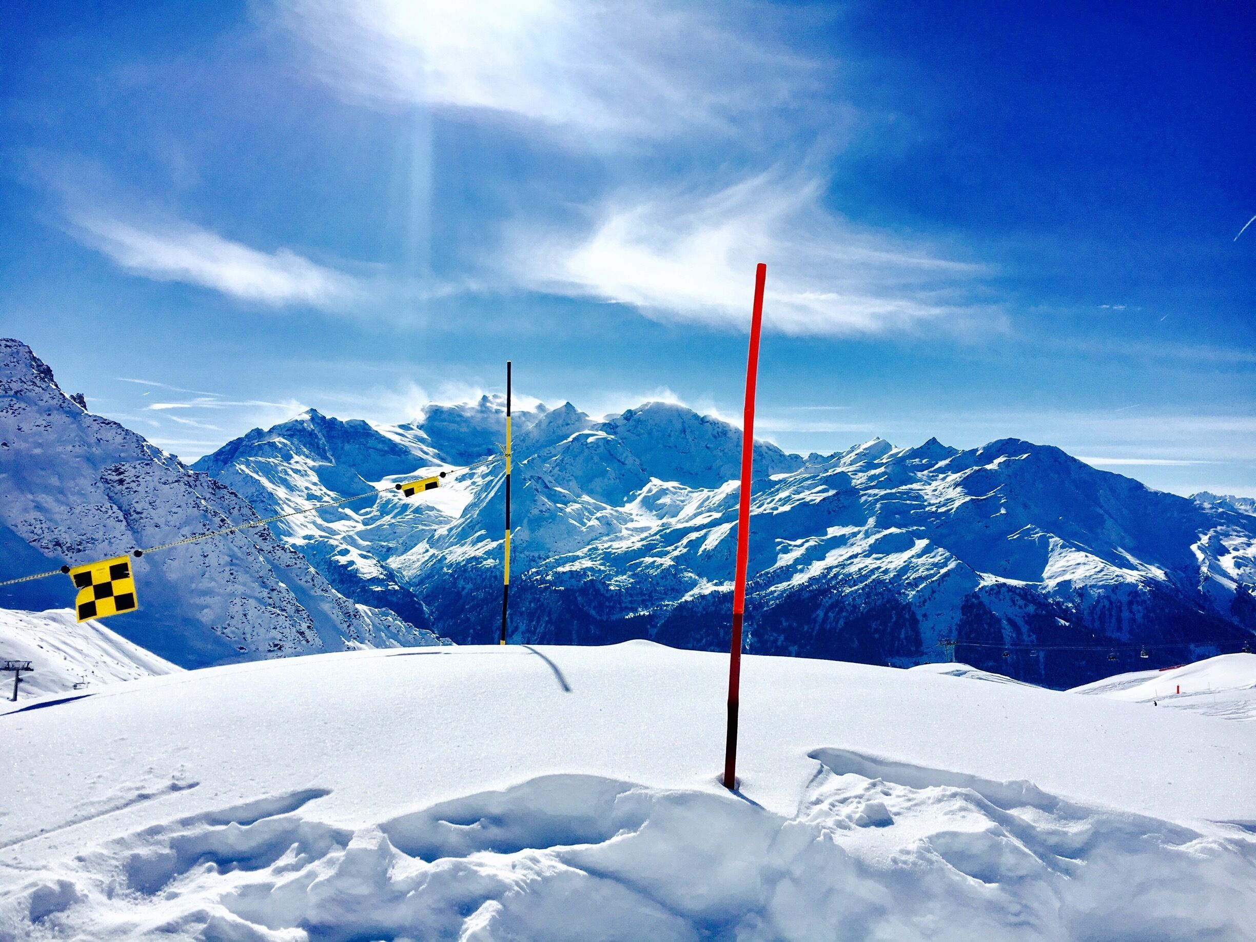 Its enormous ski area and varied terrain attracts skiers and snowboarders from around the globe and offers something for every level of skiers and snowboarder, from complete beginners to extreme freeride and professionals skiers as well as ski mountaineers. #LifeAtExpedia