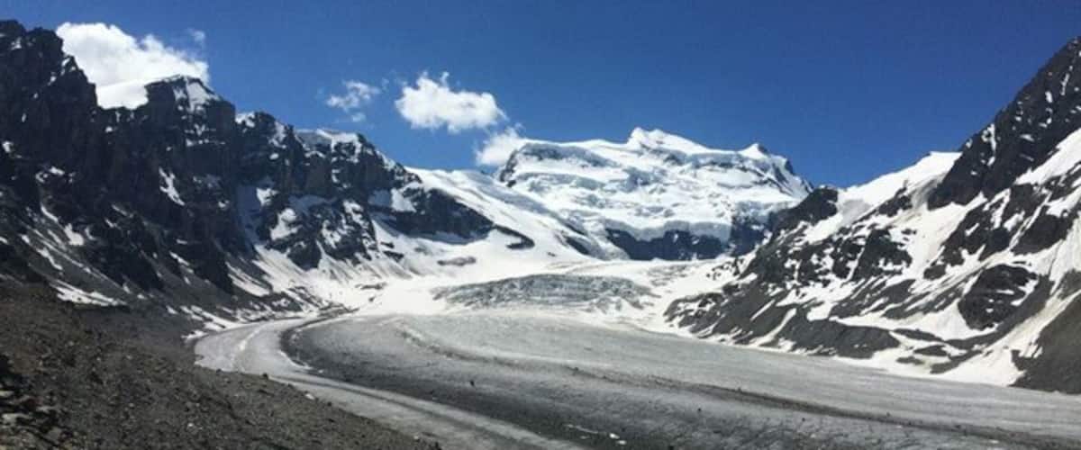 Glacier de Corbassiere, vu depuis la cabane de Panossiere dans le val de Bagnes, en Valais.
Can be reach from the cabane Brunet, but also climbing up from the Mauvoisin lake.
#Valais #Switzerland #Hiking #Switzerland #LifeatExpedia