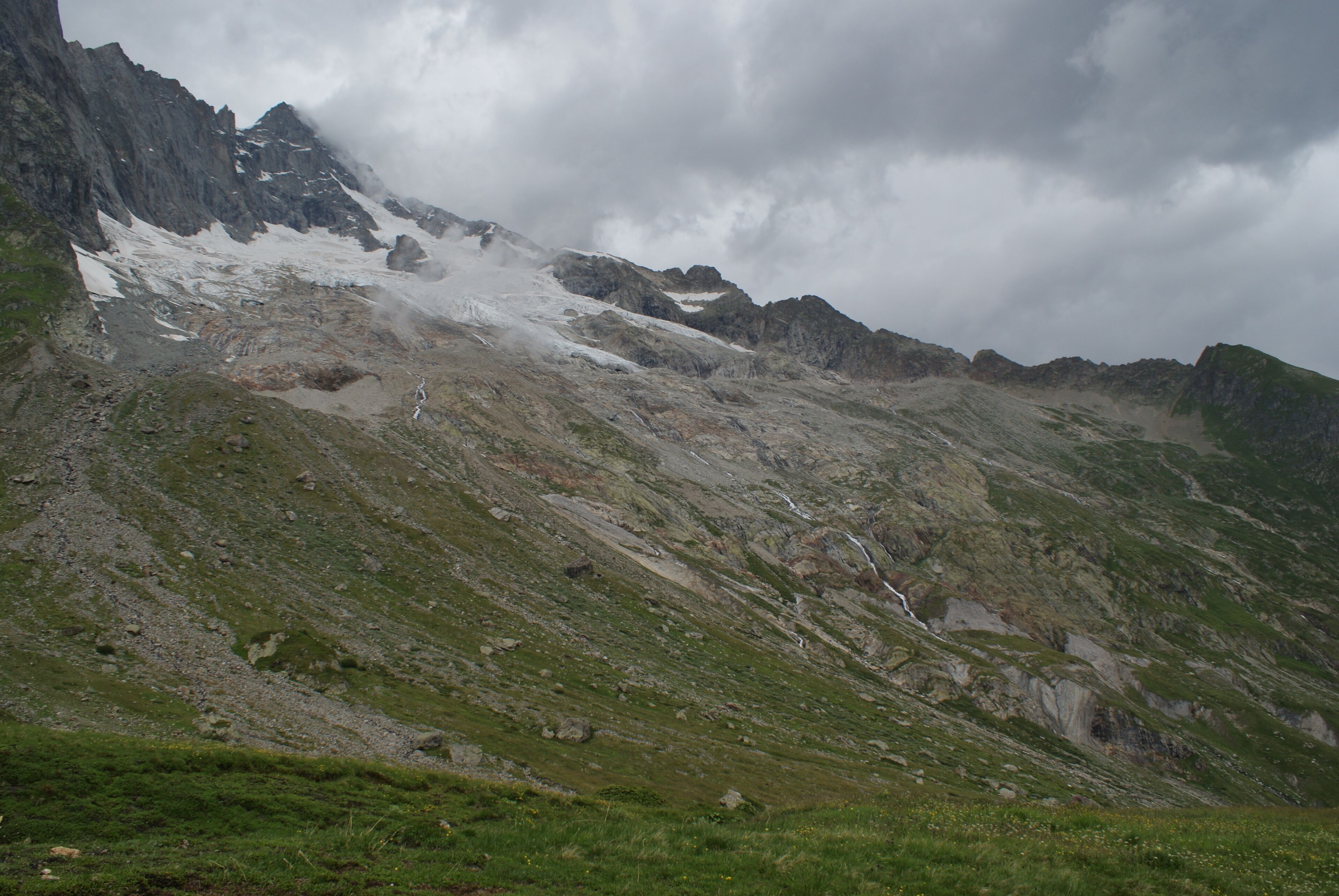 Der Glacier du Dolent bei La Fouly in der Gemeinde Orsières, Kanton Wallis, Schweiz.