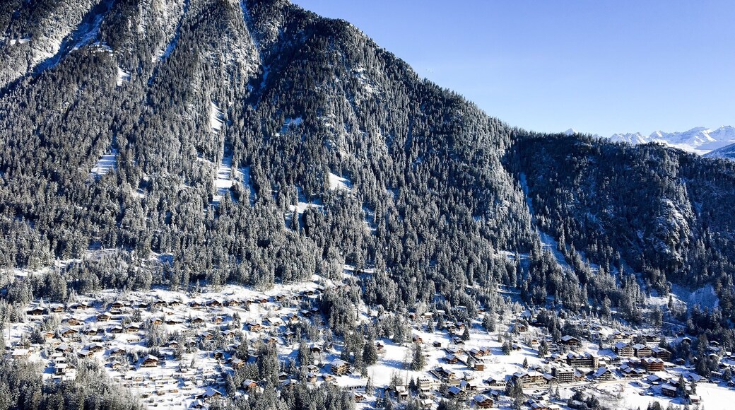 Champex-Lac is a nice quiet town for family skiing #snow #mountains