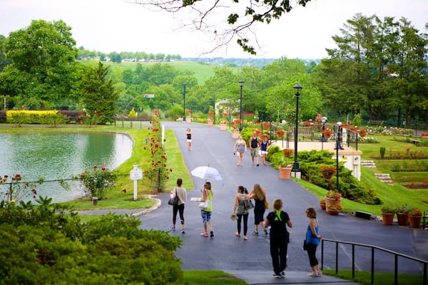 Hershey Gardens qui includes parc aussi bien que petit groupe de personnes