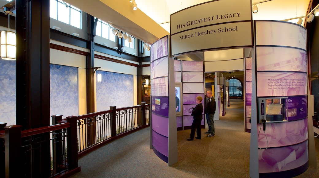 พิพิธภัณฑ์ Hershey Story ซึ่งรวมถึง การตกแต่งภายใน ตลอดจน คู่รัก