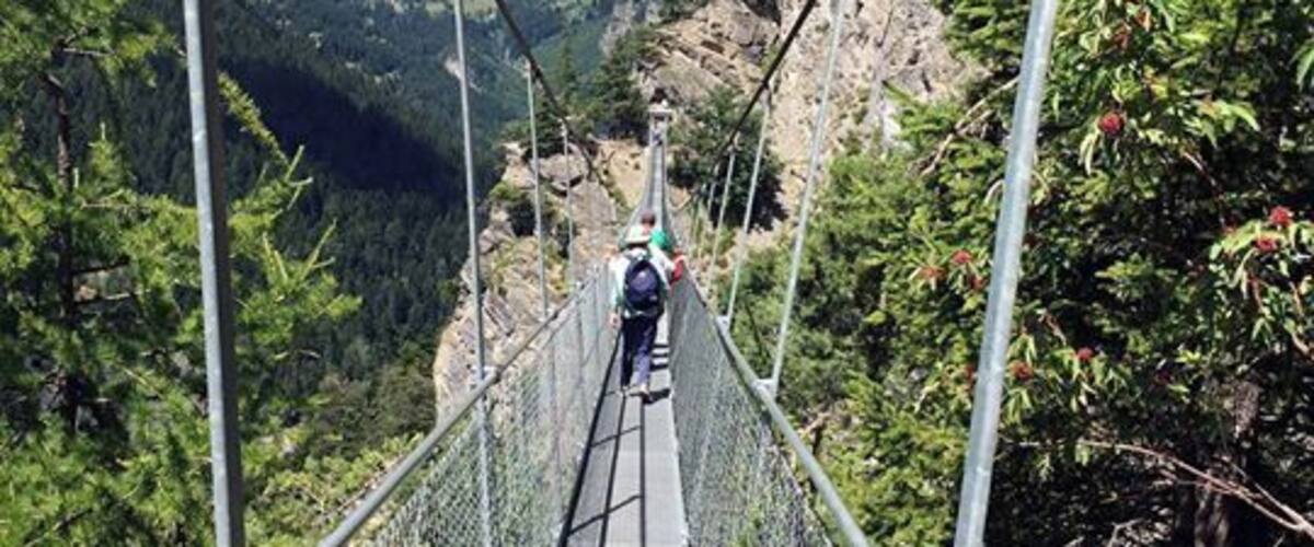 Suspension bridge anyone?
Why not try the bisse de Saviese with it's 4 suspension bridges?
A cafe at the start, another one at the opposite end - a perfect walk for those with no fear of high. Count about 1 hour each way.
#hiking #Switzerland #Valais #Bisse #Suspensionbridge #LifeatExpedia