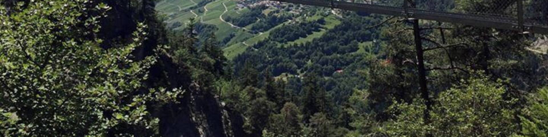 Suspension bridge anyone?
Why not try the bisse du Torrent Neuf (Saviese) with it's 4 suspension bridges?
A cafe at the start, another one at the opposite end - a perfect walk for those with no fear of high. Count about 1 hour each way.
#hiking #Switzerland #Valais #Bisse #Suspensionbridge #LifeatExpedia #Saviese