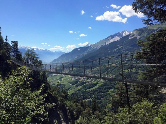 Suspension bridge anyone?
Why not try the bisse du Torrent Neuf (Saviese) with it's 4 suspension bridges?
A cafe at the start, another one at the opposite end - a perfect walk for those with no fear of high. Count about 1 hour each way.
#hiking #Switzerland #Valais #Bisse #Suspensionbridge #LifeatExpedia #Saviese