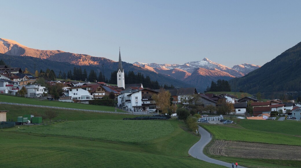 Mountain village in Austria.
#sunset #mountains