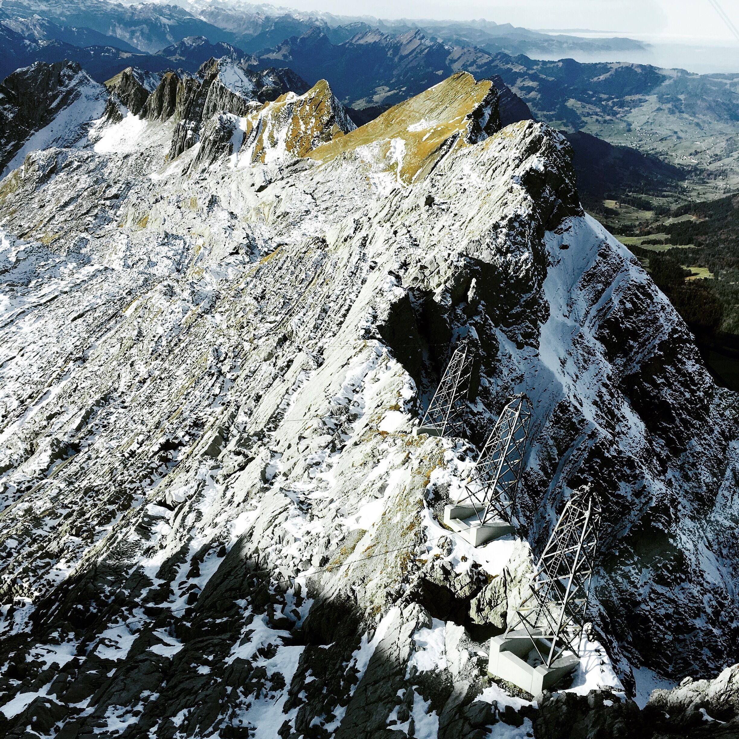 for us this was a finger snapping quick trip as we had to race against time. soon as we get to the top the rush around was well worth it-- fantastic panoramic
view :) with remains of snow from previous days and beaming sunshine. 
