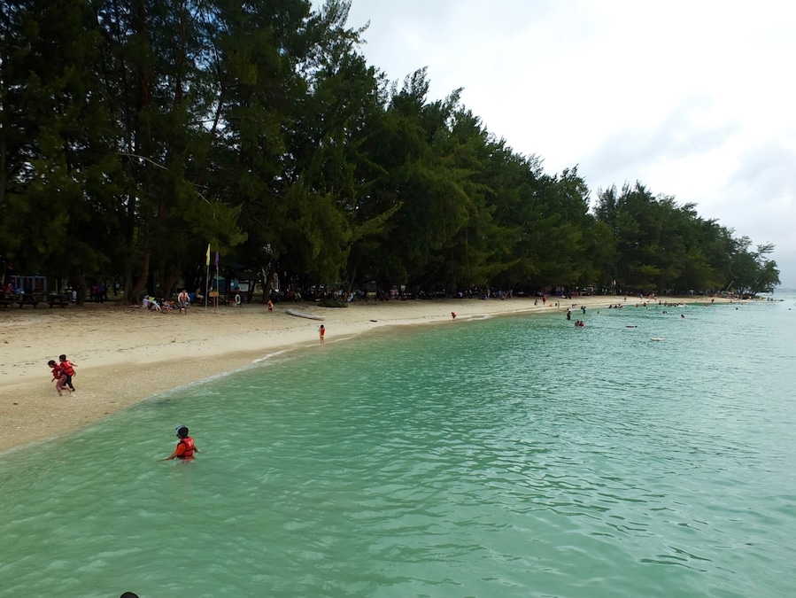 Beach of Manukan Island