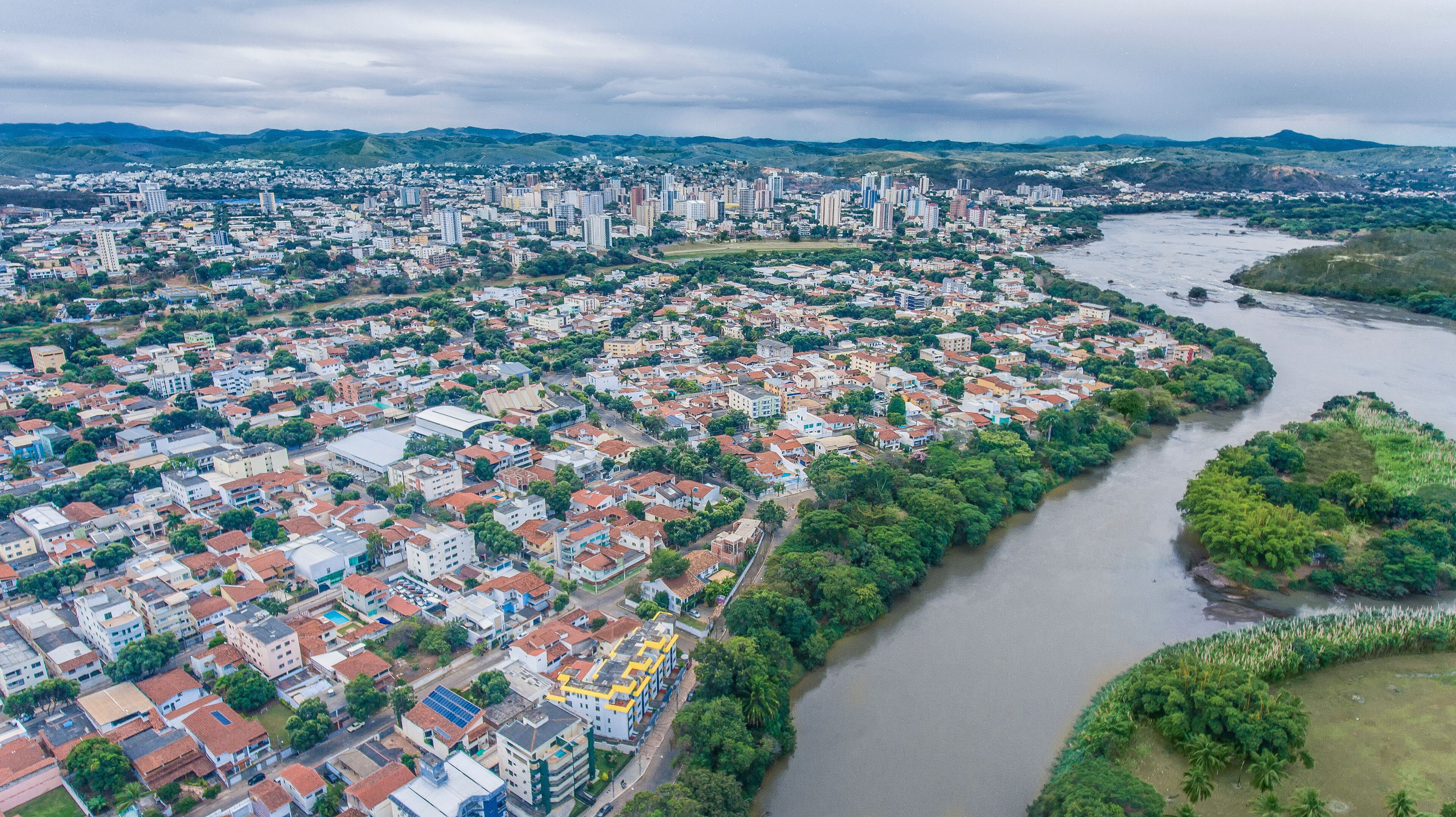 غوبيرنادور فالاداريس