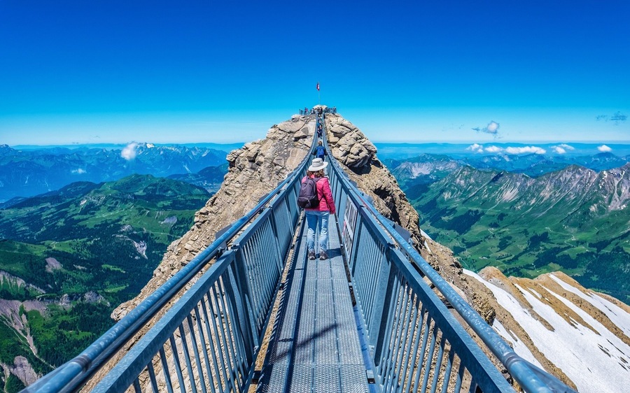 “Peak walk” is the worlds first suspension bridge that connects two mountain peaks. It’s located near the Glacier 3000 cable car station, at an altitude of nearly 3000m. Bring appropriate clothing since even during summer, it can be chilly and windy up there ! #bvsblue