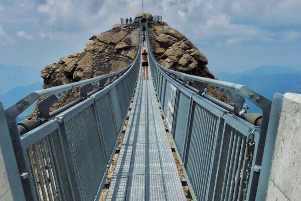 This bridge connects the peaks of two mountains and has a great view of the glacier around. At the end of it, there is a huge Swiss flag with a beautiful view.