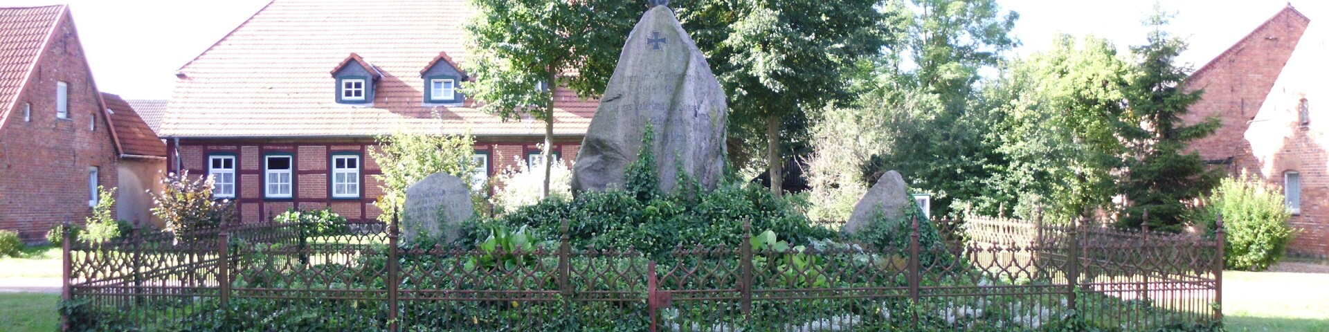 Mahnmal für die im Ersten Weltkrieg gefallenen Soldaten in Uenze, Plattenburg, Prignitz, Brandenburg