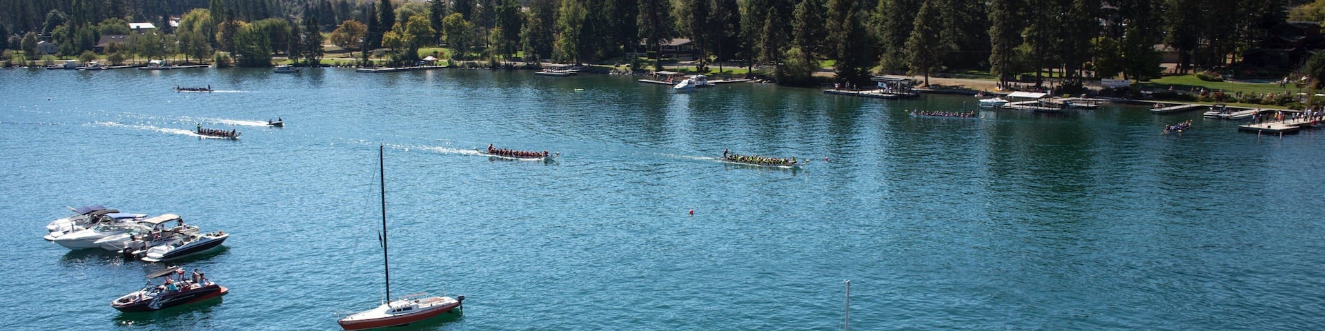Flathead Lake showing boating and water sports