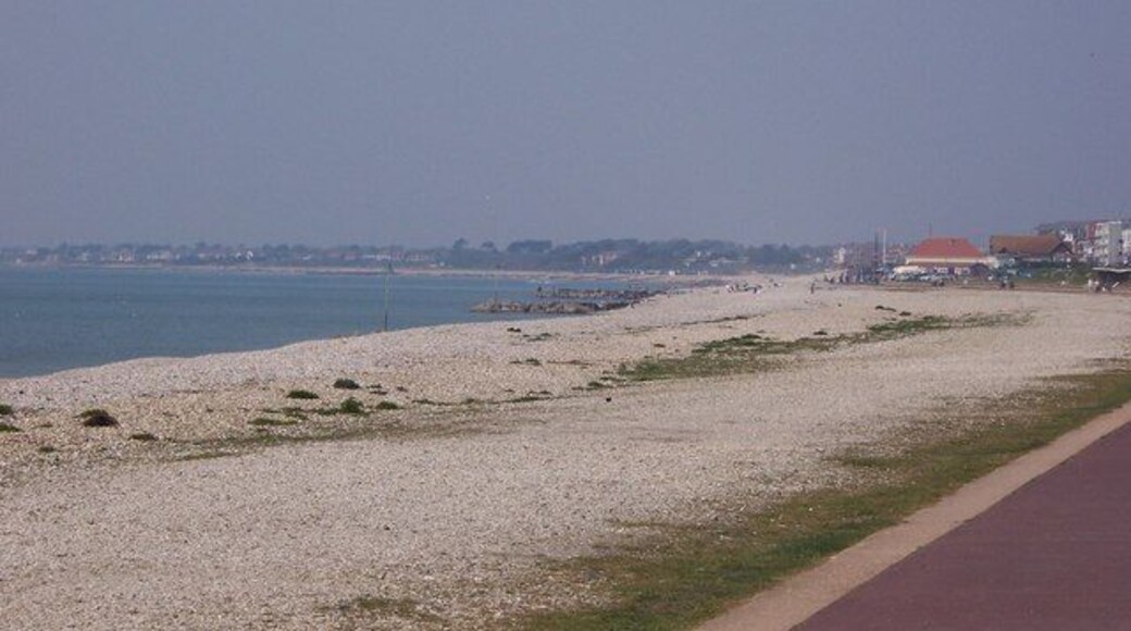 Beach looking west-Lee on Solent Looking west towards Hill Head.
