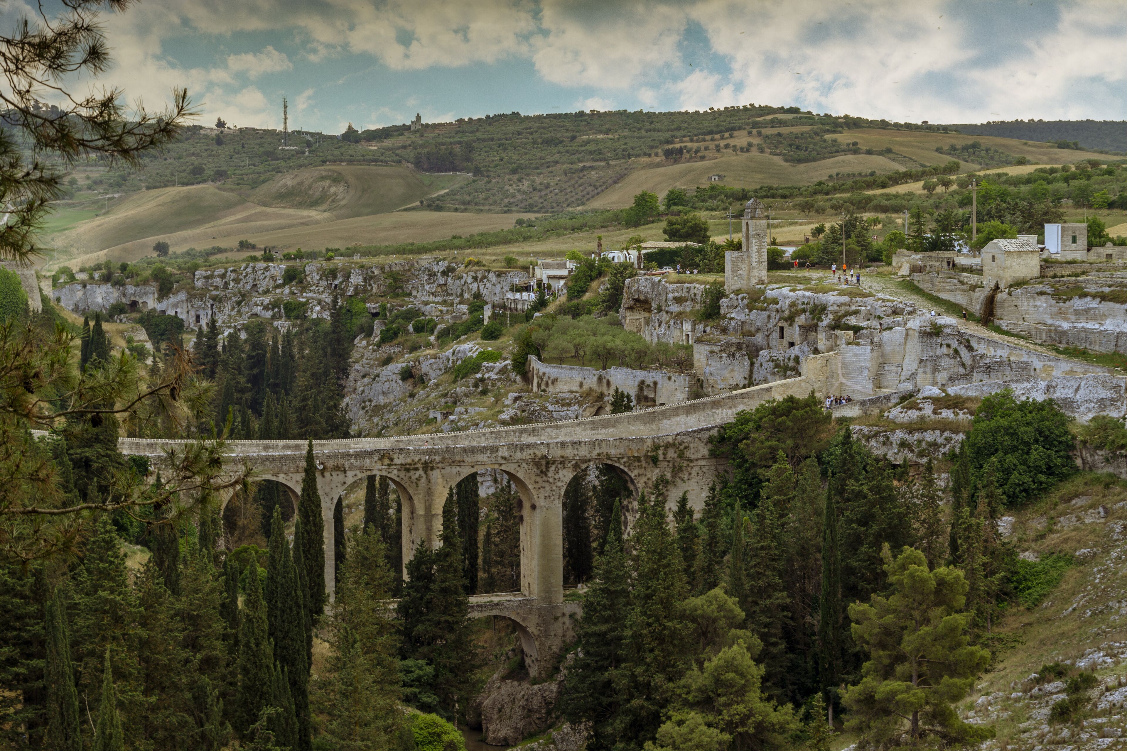 Antiguo puente viaducto en cañon de piedra de 007