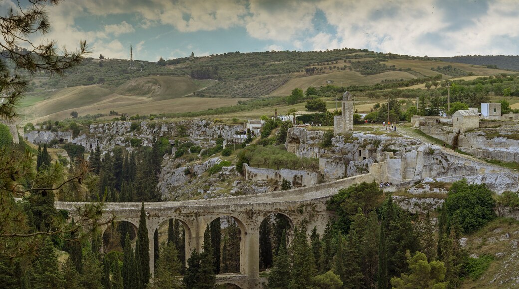 Antiguo puente viaducto en cañon de piedra de 007