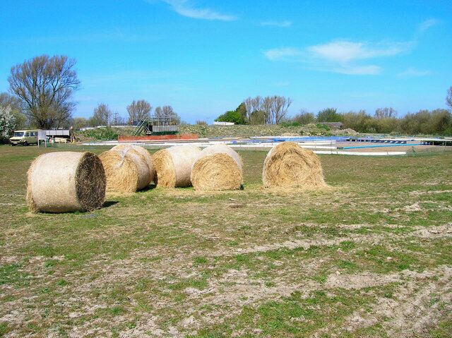 Race Track near Eden House. Not sure what this one is for, plenty of jumps and tight bends with a small marshal's stand at the back. This is next to Wenham's Lane as it turns south away from Ivychurch.