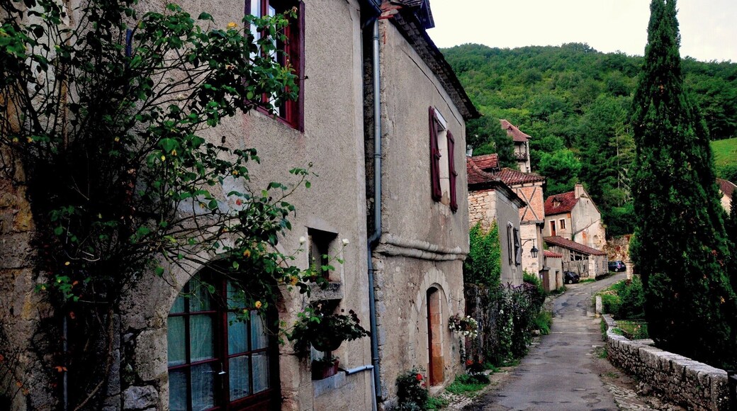 We had hoped to stay at this house at the edge of the village, but anywhere would have been great.