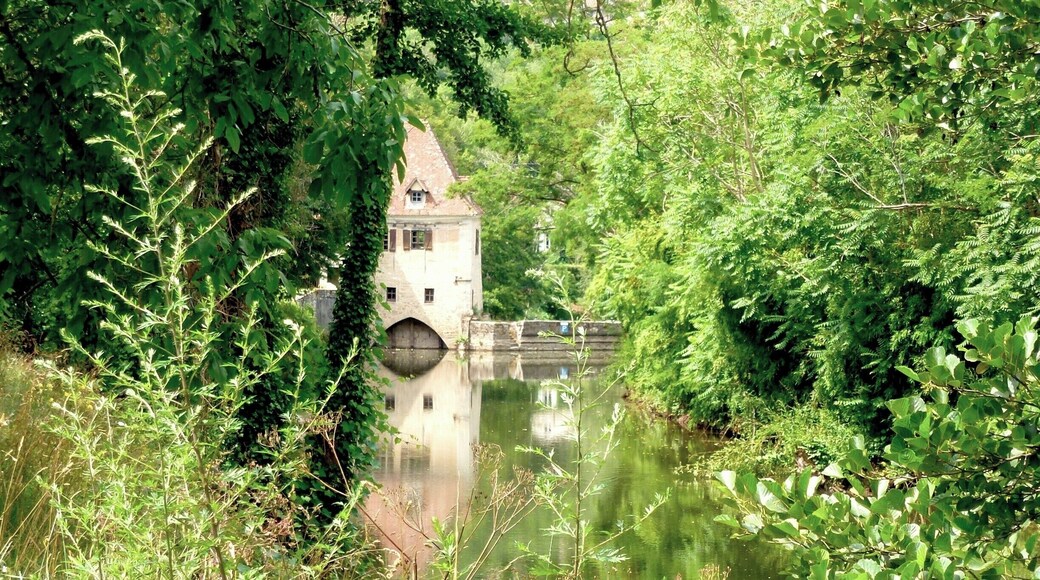 There are many locks on the Lot River but this has to be one of the most picturesque.