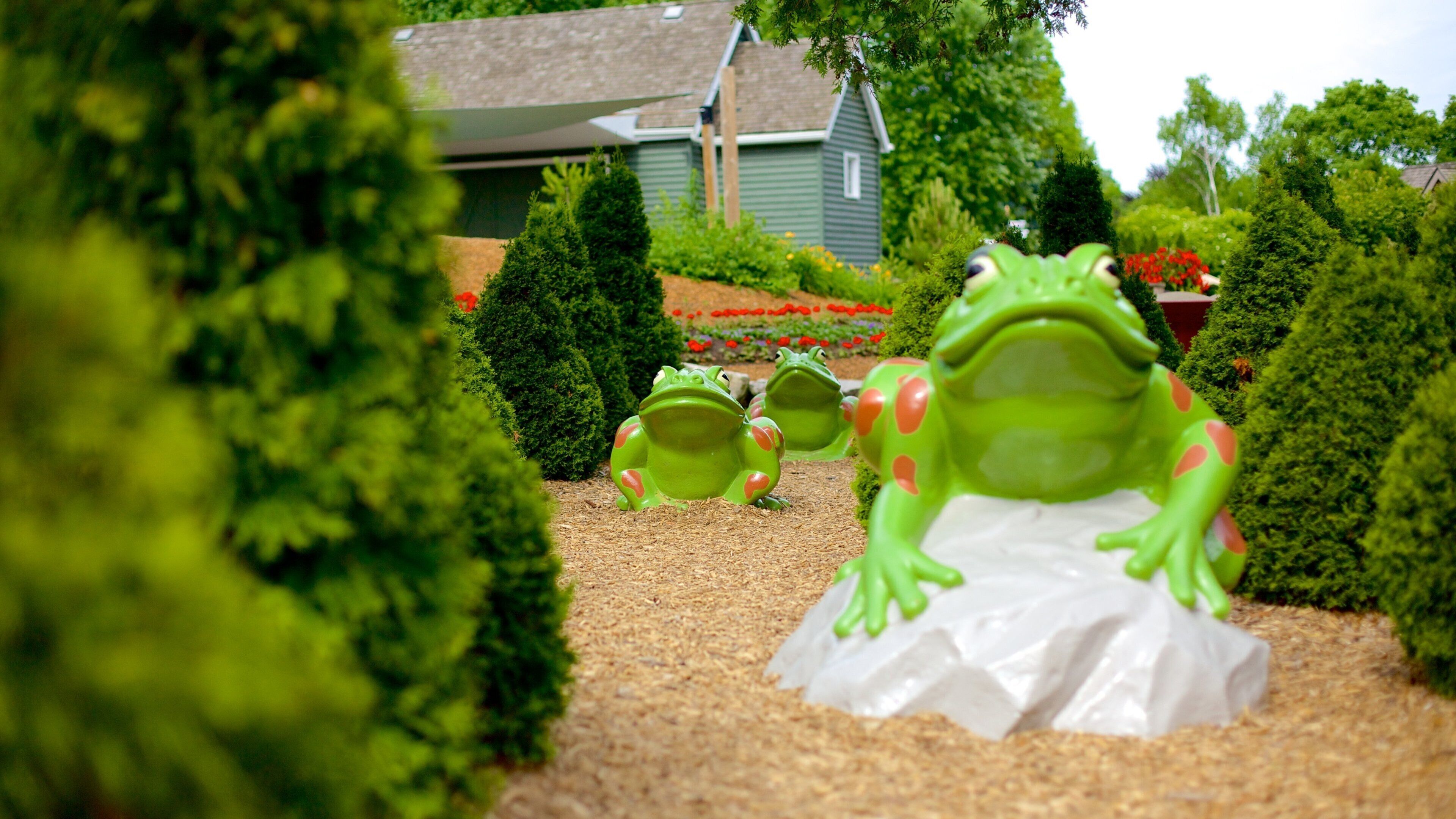Storybook Gardens showing outdoor art