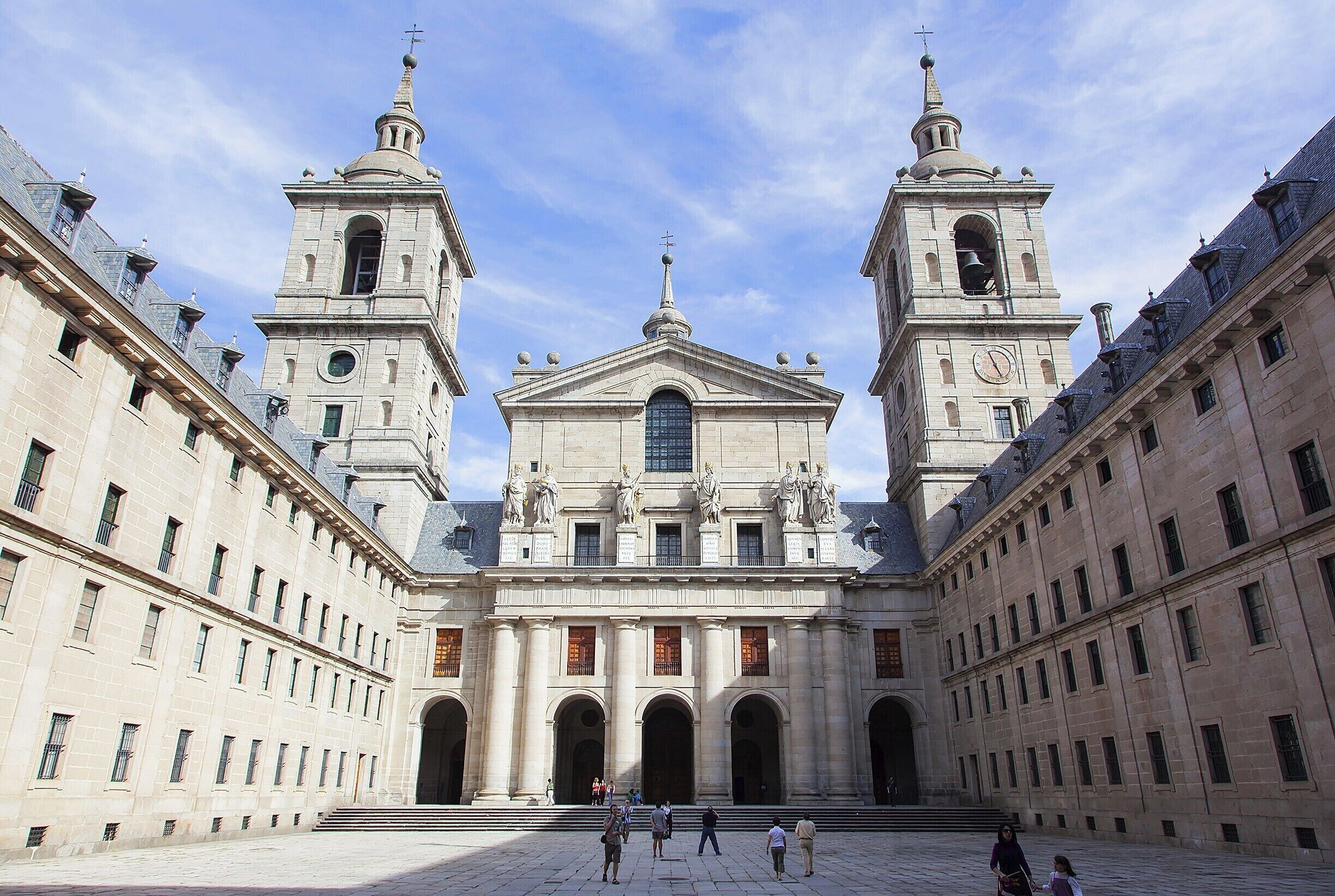 This is the Courtyard of the Kings and the entrance to the Basilica.  By European standards we found the Basilica a bit boring.  The two highlights were a gorgeous life-size white marble sculpture of Christ on the cross by Cellini (originally meant for the sculptor’s own tomb) and the Giordano ceilings, which he frescoed when he was his late 50s.