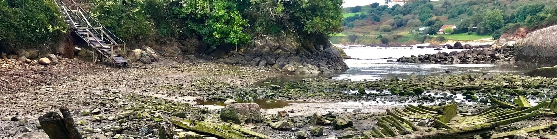 When the tide goes down, in El Dique.