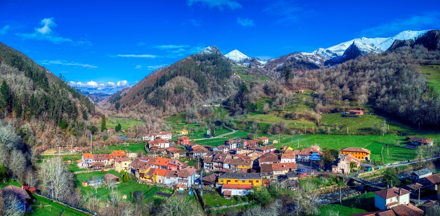 Beautiful cottages in Northern Spain. Espinaredo, Asturias. Spain