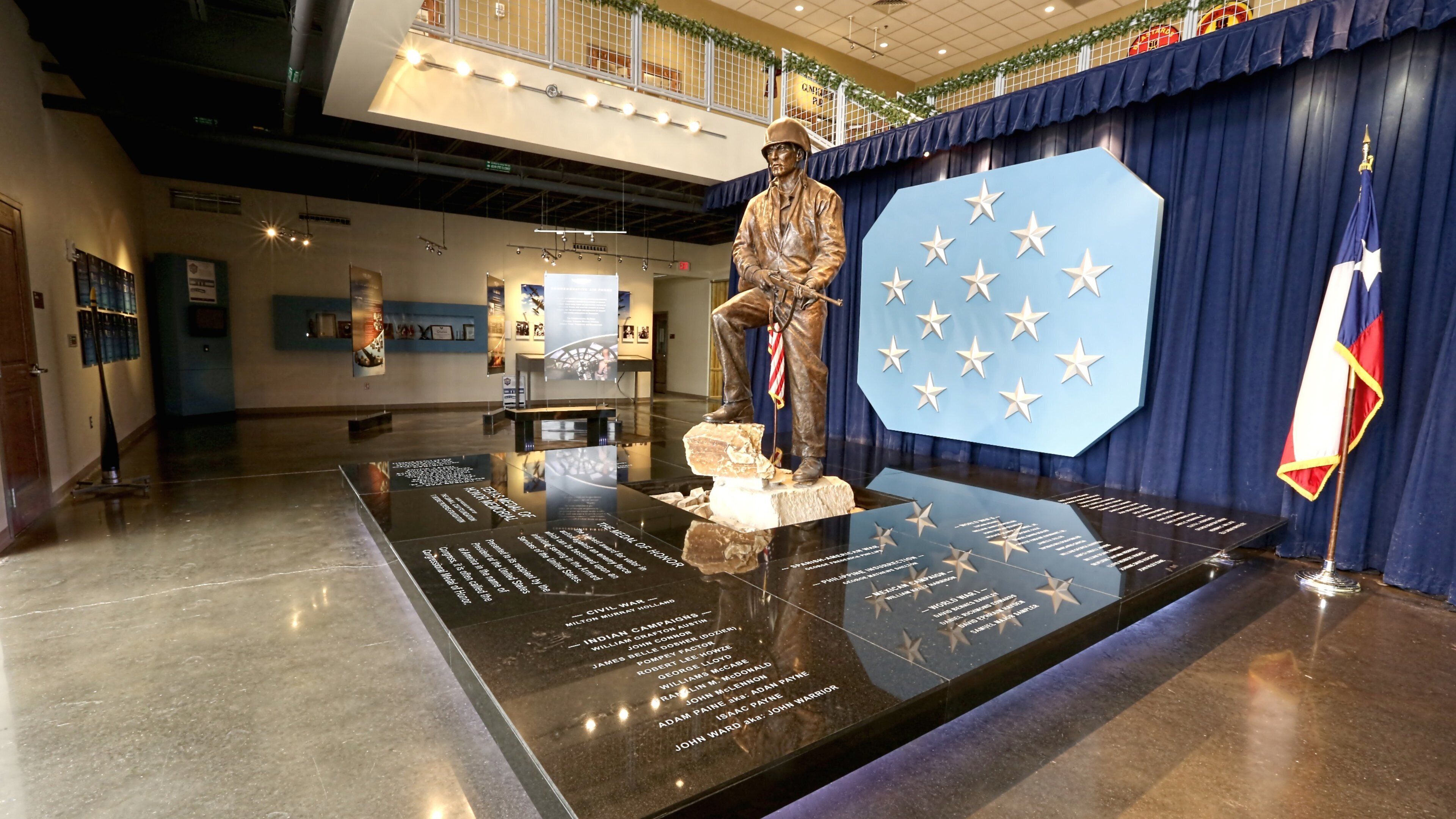 CAF Airpower Museum mostrando vistas internas