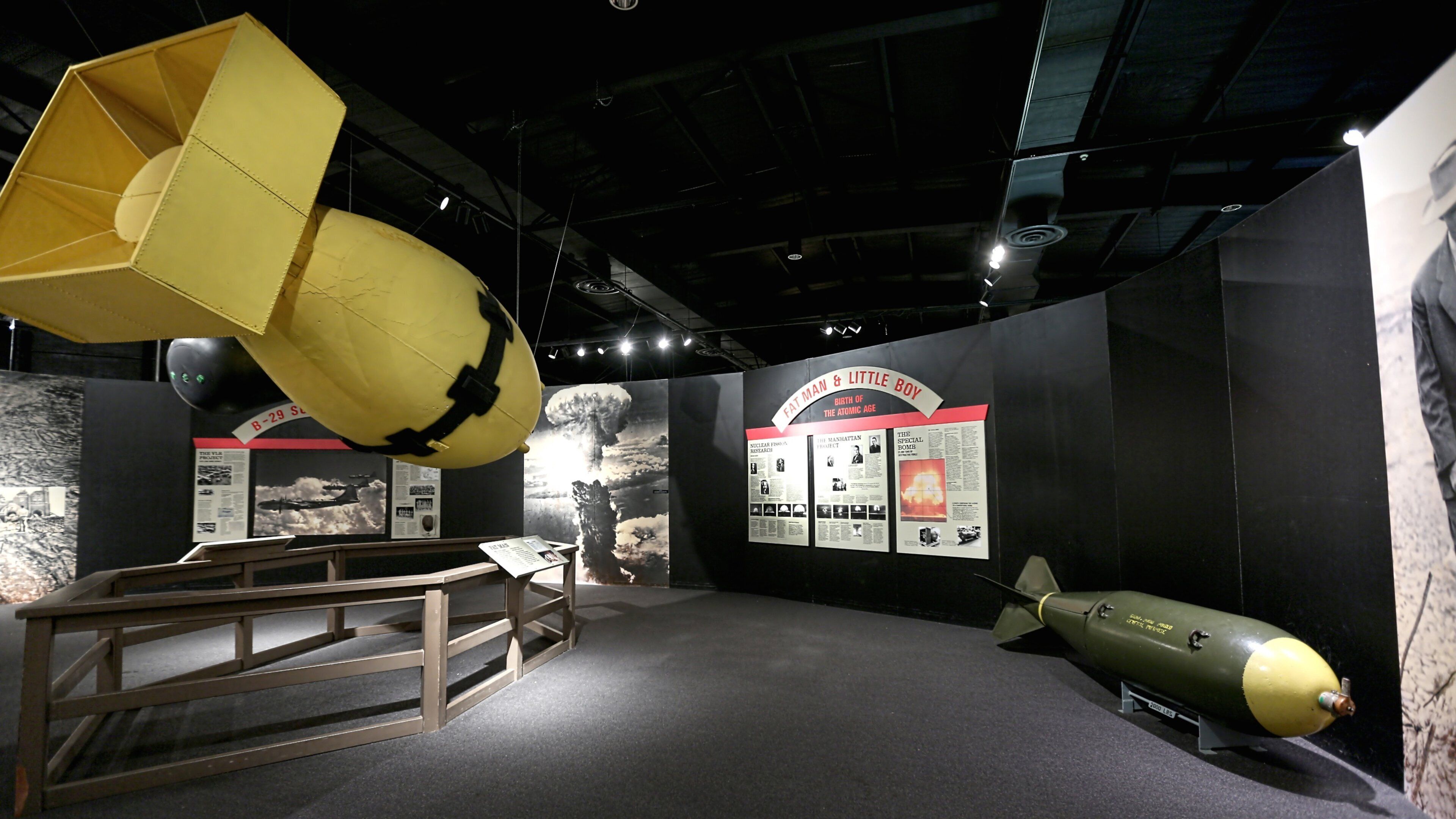 CAF Airpower Museum montrant vues intérieures