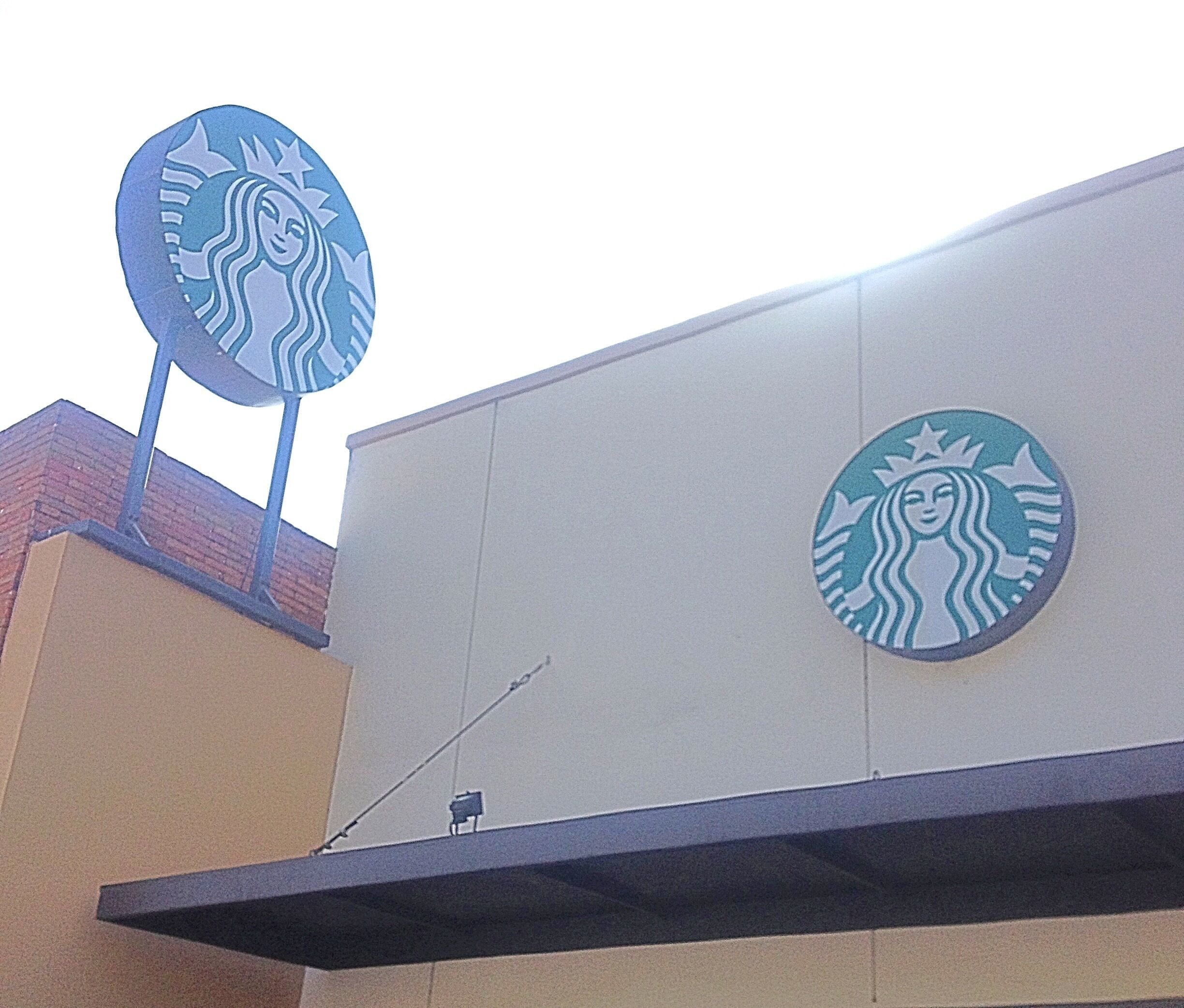 EXCELLENT WIFI AND EXCELLENT SERVICE !