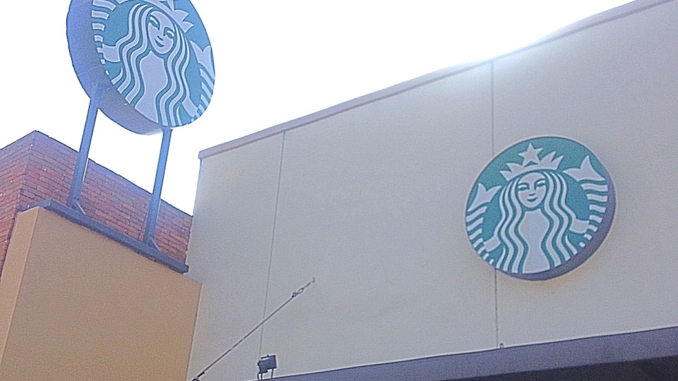 EXCELLENT WIFI AND EXCELLENT SERVICE !