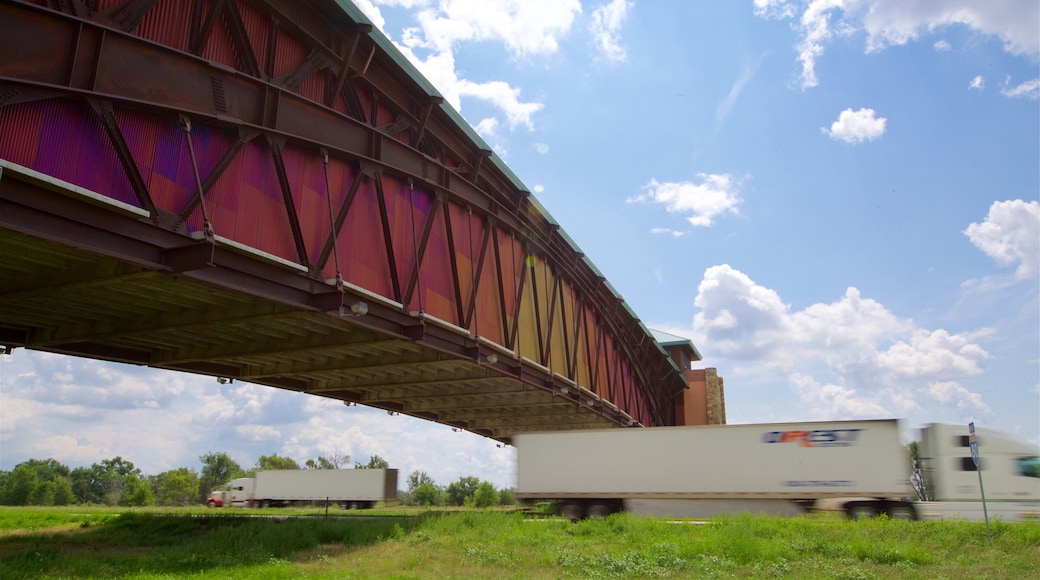 Great Platte River Road Archway som viser bro