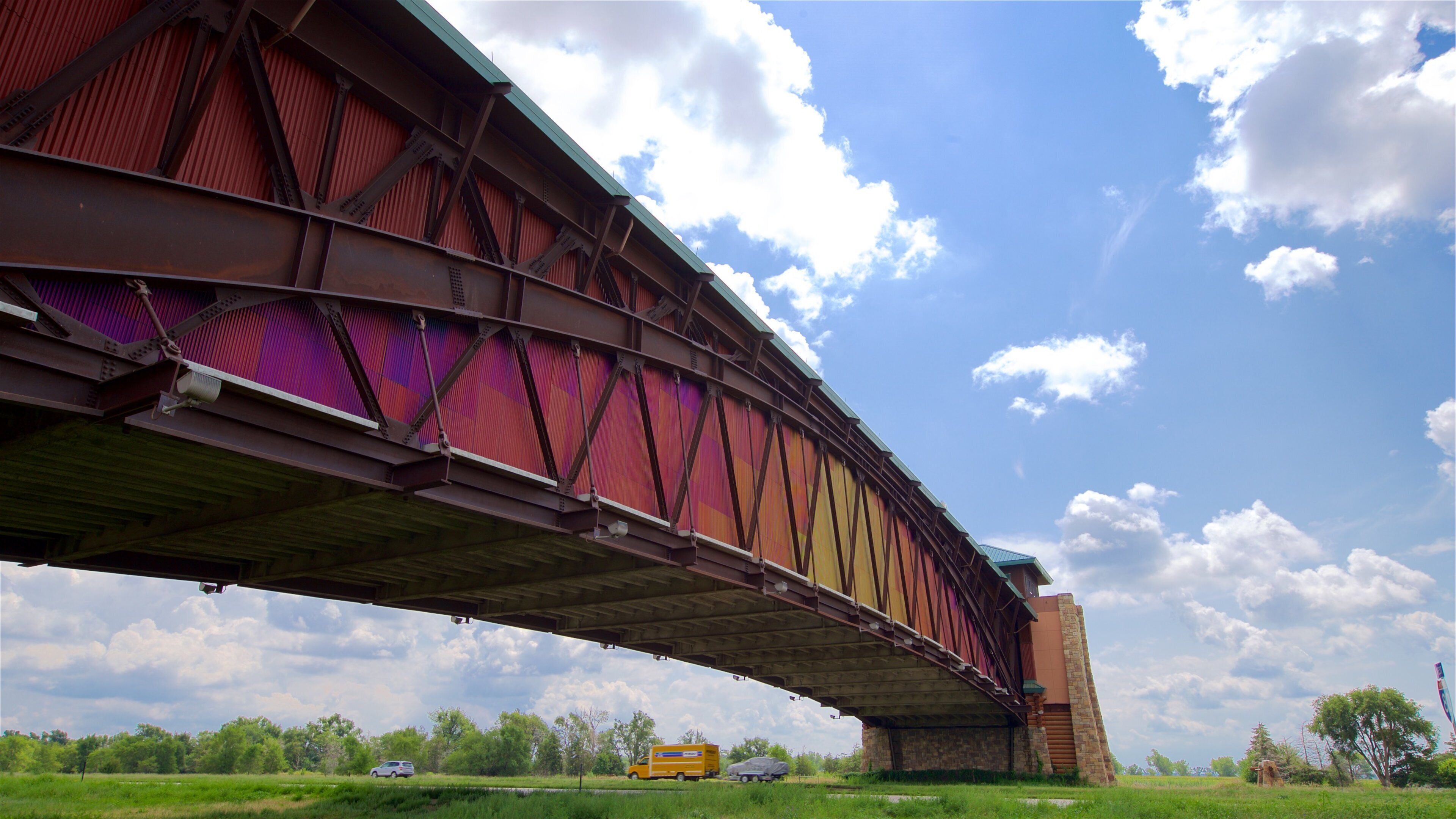 Great Platte River Road Archway which includes a garden and a bridge