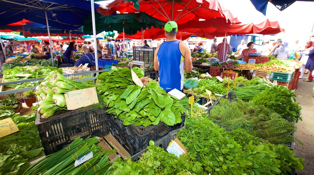 Saint-Paul trong đó bao gồm chợ và thức ăn cũng như đàn ông