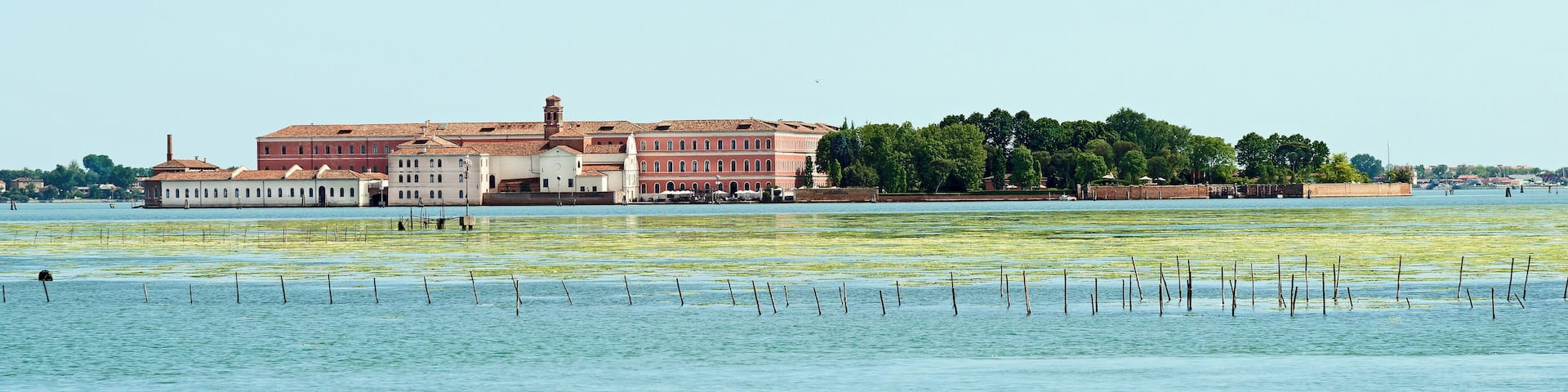 English: San Clemente Venice lagoon - View from the Giudecca