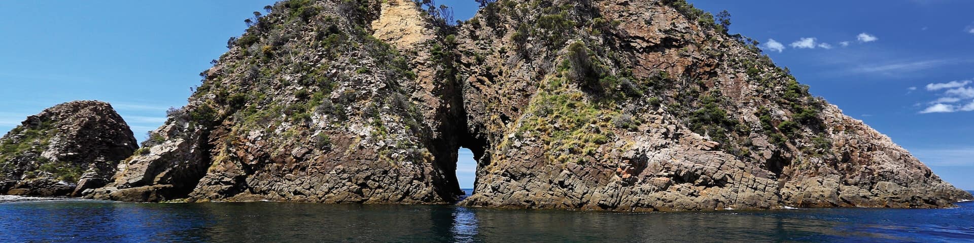 Bruny Island showing general coastal views and rocky coastline
