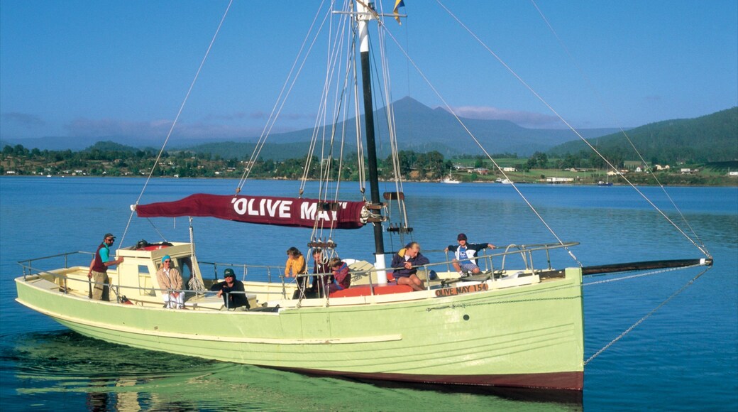 Dover featuring yleiset rantanäkymät ja purjehdus