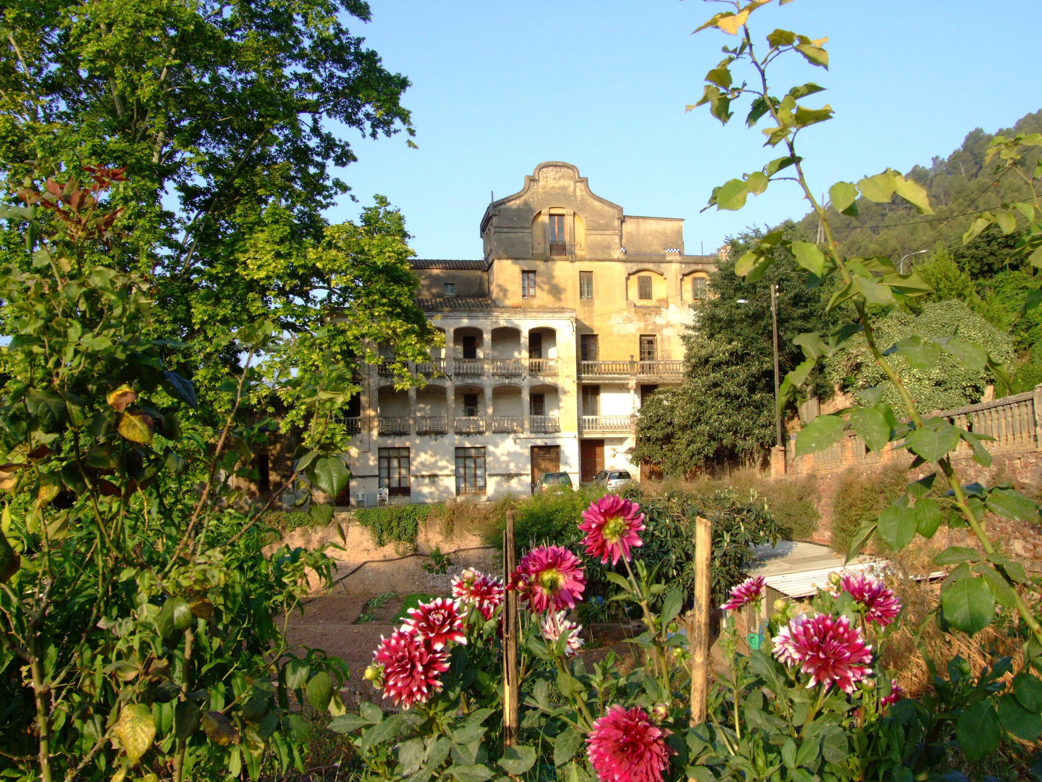 Can Bassons (Cervelló)