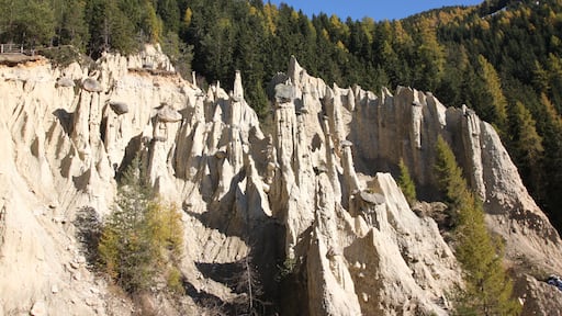 Die Erdpyramiden bei Oberwielenbach, einem Ortsteil von Percha, auch Erdpyramiden von Platten genannt